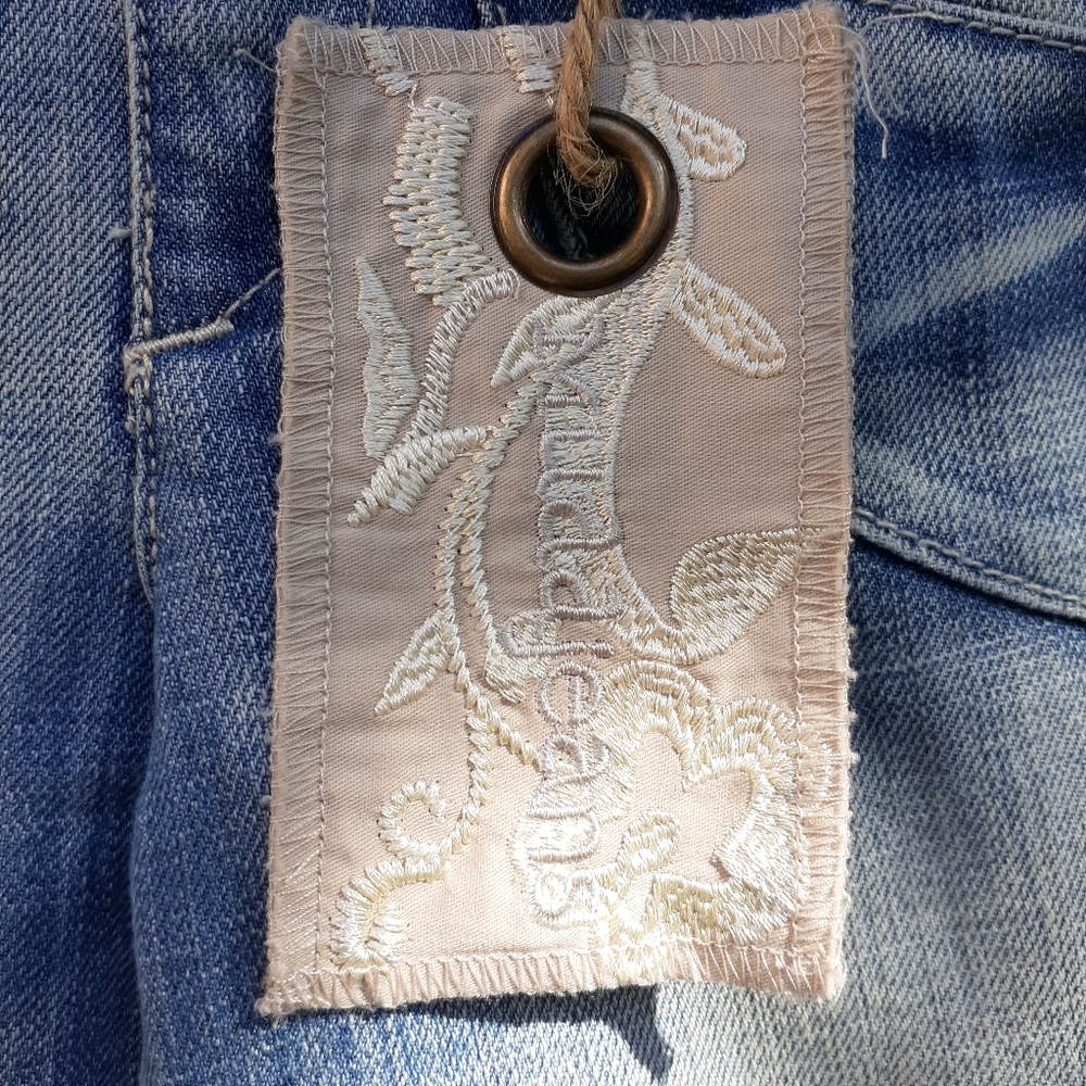 π₯2/$15π₯ NWT Mudd acid wash capris jeans - Picture 4 of 7